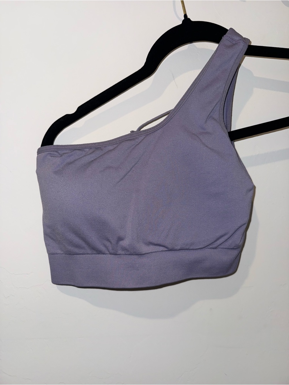 NVGTN One-Shoulder Crop Sports Bra in Lavender